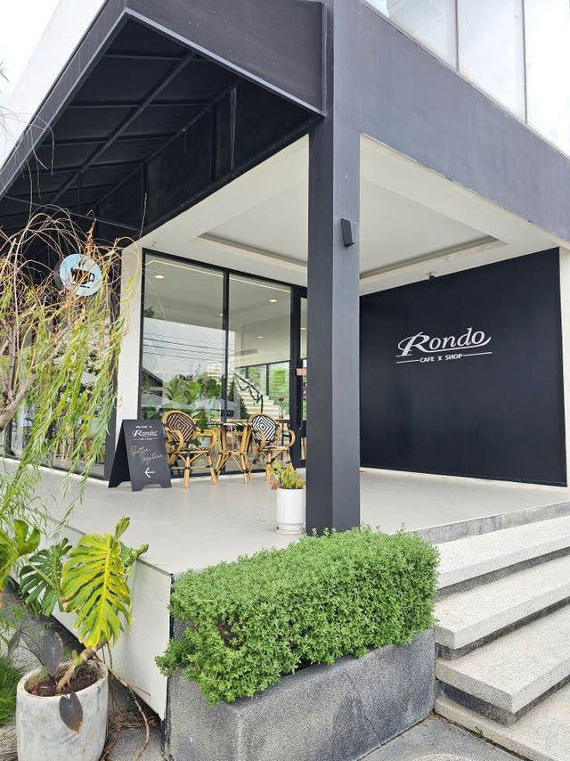 🌿 静かな運河沿いで、夕方の風とコーヒーを満喫—Rondo Cafe x Shopでリラックス