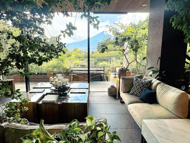 Fufu Kawaguchiko: A Luxurious Retreat with Mt. Fuji Views! 🇯🇵🗻