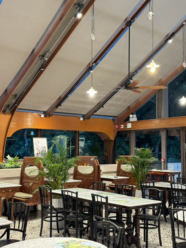 【大澳文物酒店】 復古玻璃屋餐廳，開動大澳風味晚餐！