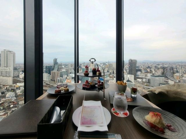 스카이 다이닝 텐구(Sky Dining 天空) ストロベリーアフタヌーンティー(딸기애프터눈티)