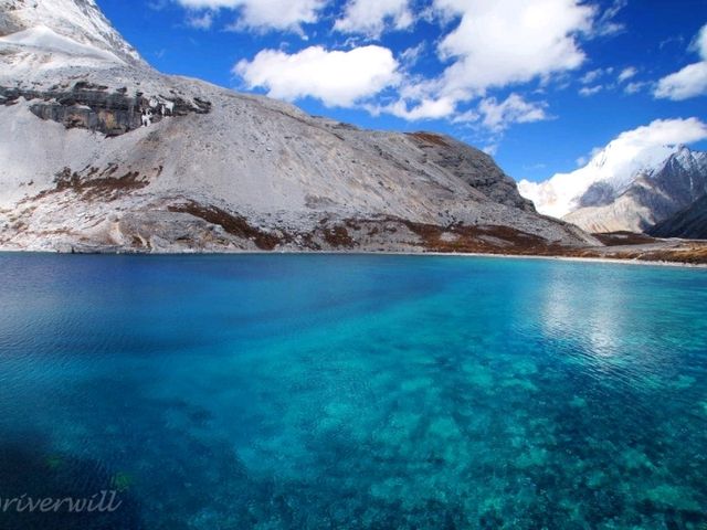 【中国】神の領域！天空の湖「五色海」「牛奶海」