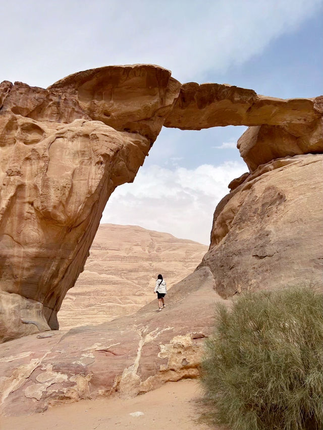 【ヨルダン🇯🇴まるで火星！映画のロケ地を巡る砂漠ツアー】