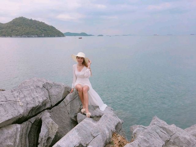 รวมพิกัดถ่ายรูปสวยบน “เกาะสีชัง” จ.ชลบุรี
