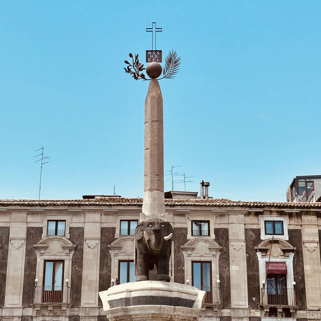 Solo Travel Guide: Catania, Sicily – Where Fire Meets Baroque** 🌋🏛️