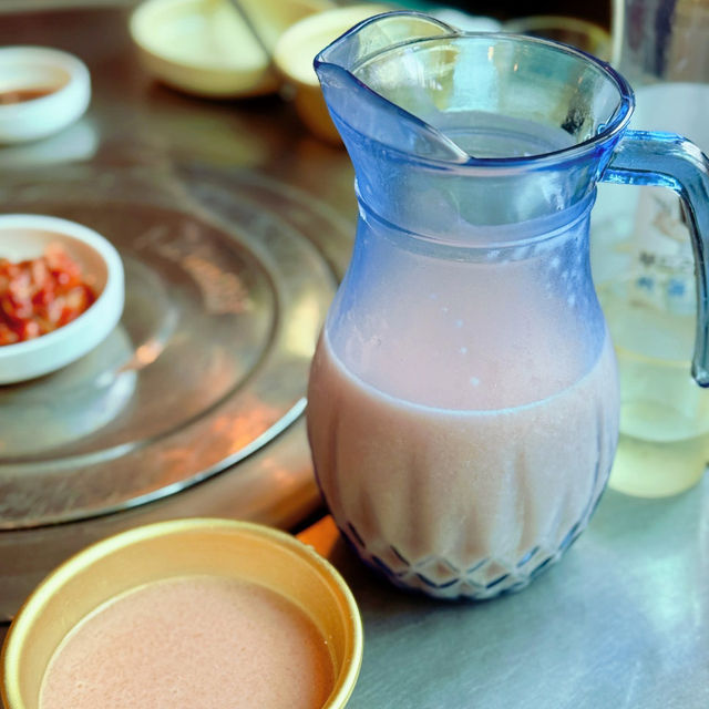 레트로 감성 가득한 과일 막걸리와 수제 안주가 맛있는 로컬 맛집