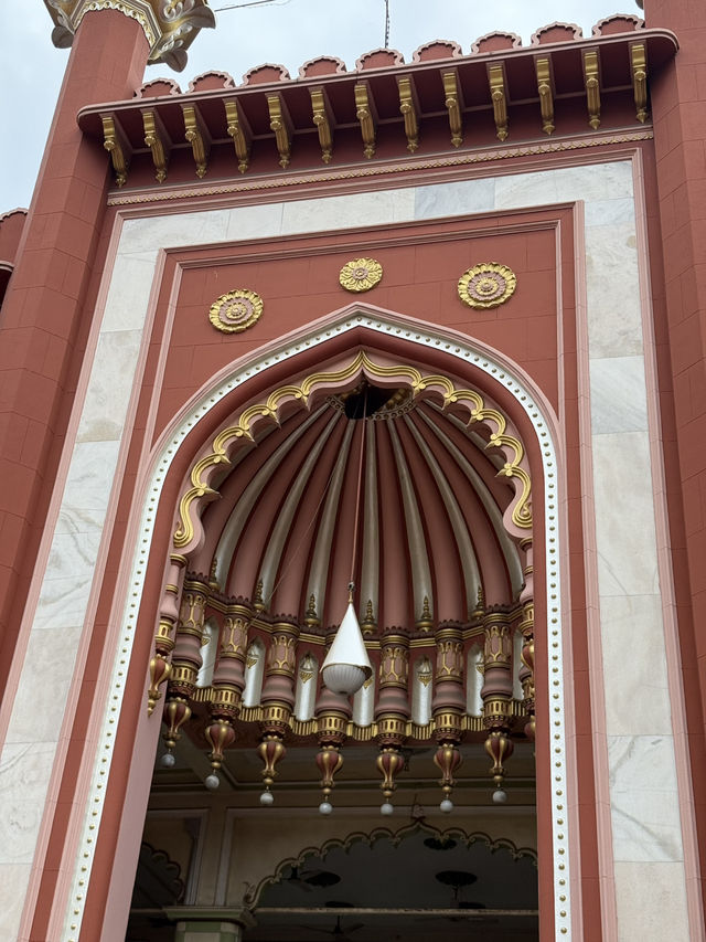 【インド・コルカタ ナコダモスク】コルカタ最大のイスラム教寺院へ