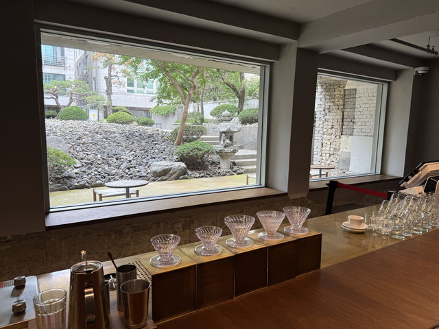 Seoul best kept secret #7 Beat the Summer heat with Iced-cold bussin coffee! Dont say bojio!