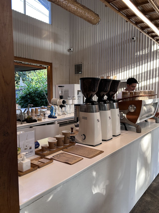 발리 울루와뚜 여행 중 들른 % Arabica Coffee ☕
