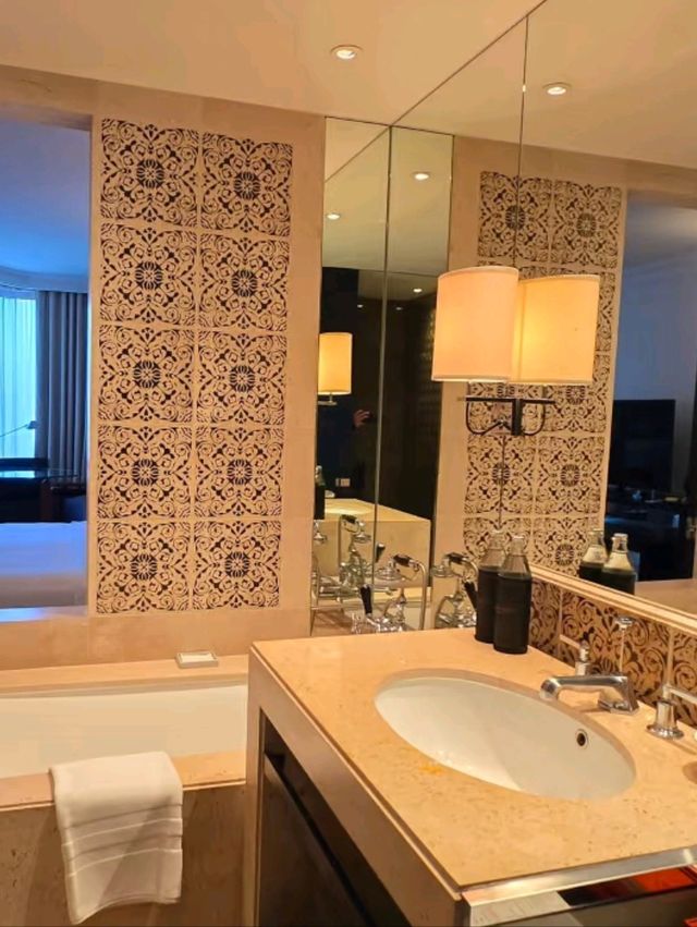 🏨🌟 Grand Hyatt Erawan Bangkok – Luxury in the Heart of the City 🇹🇭