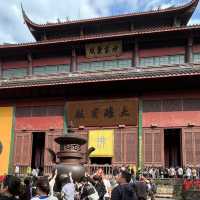 🕊️ Tranquility Amidst the Peaks — A Visit to 灵隐寺 (Lingyin Temple)