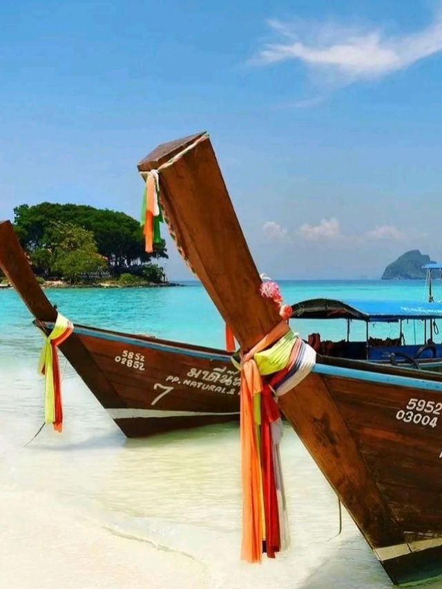 Paradise Found! 🏝️ Our Unforgettable Phi Phi Island Cruise!
