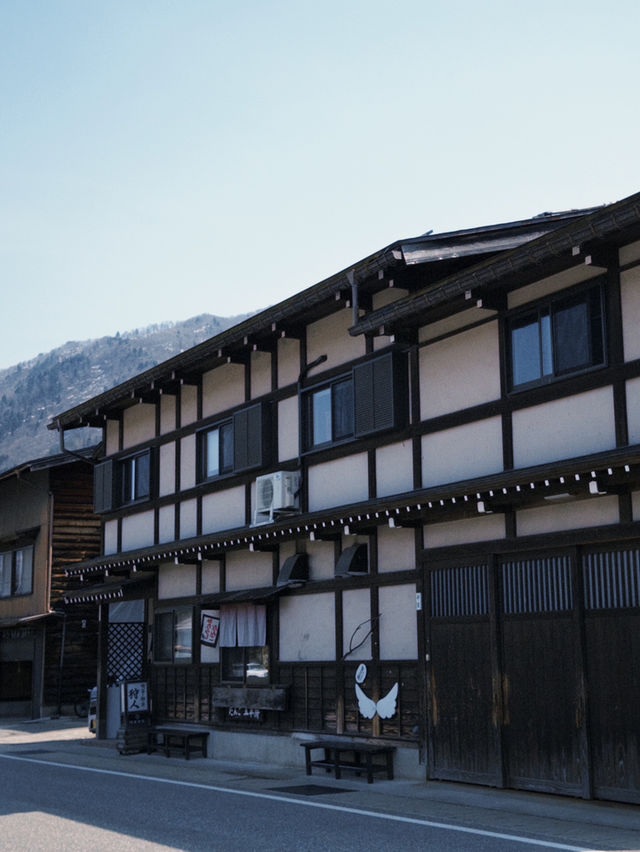 🏡 หมู่บ้าน Shirakawa-go – โลกนิทานมีอยู่จริง ❄️
