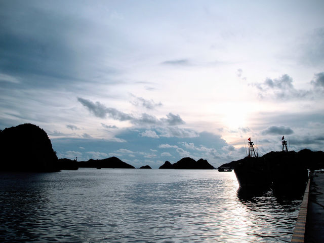 Weekend trip to Cat Ba island by motorbike