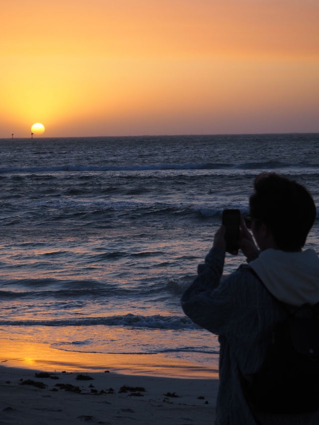 Golden Silence by the Sea — Discover Perth’s Hidden Sunset Gem 🌞🌊
