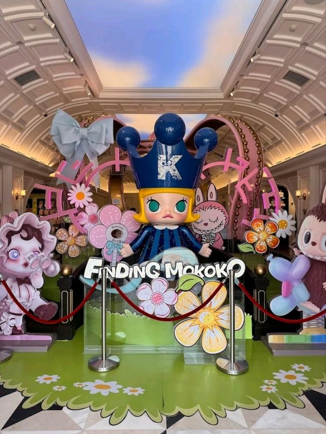 “Pop Land Beijing: Pop Mart Icons in a Lively Park of Collectible Dreams”