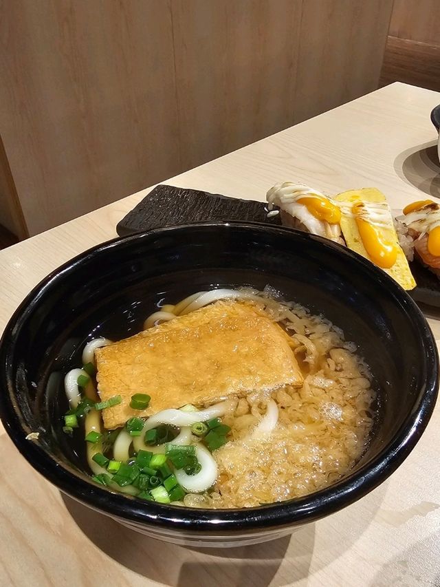 大眾壽司居酒屋，高質刺身，5至7點仲有飲品特價