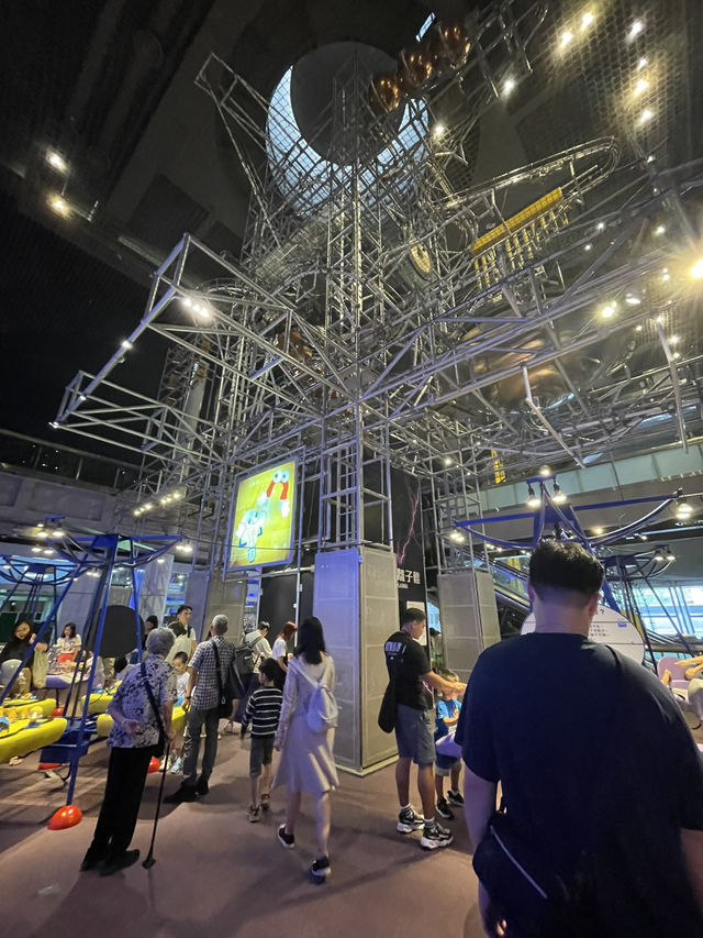 🇭🇰 Electricity and Magnetism Gallery in Hong Kong Science Museum  🇭🇰 Electricity and Magnetism Gallery in Hong Kong Science Museum