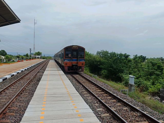 นั่งรถไฟลอยน้ำเขื่อนป่าสักลพบุรี