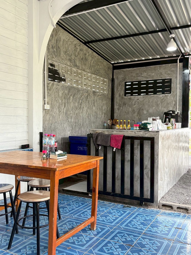 ร้านมุมชา หนองหลุมพอ (ใต้เสาโทรศัพท์ เยื้องกับปั๊ม ร้านมุมชา หนองหลุมพอ (ใต้เสาโทรศัพท์ เยื้องกับปั๊ม