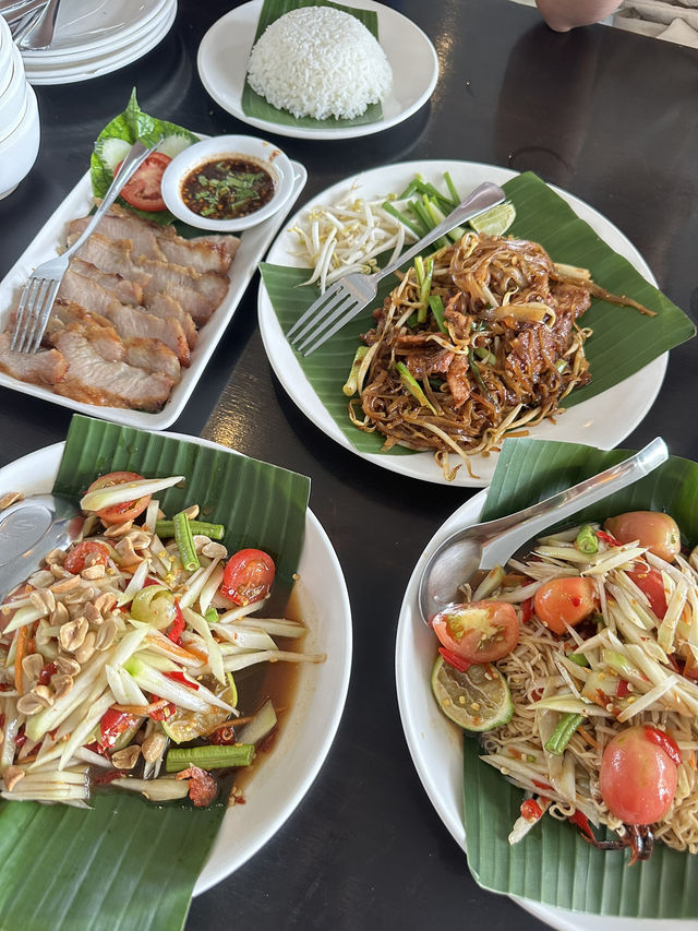 🍃🥘 ตะอำ เขาใหญ่ – อาหารไทยรสจัดจ้านกลางขุนเขา 🌄