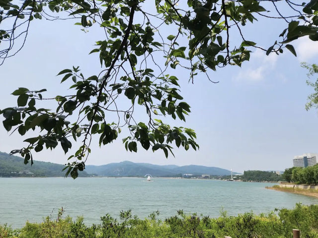 Bomun Lake