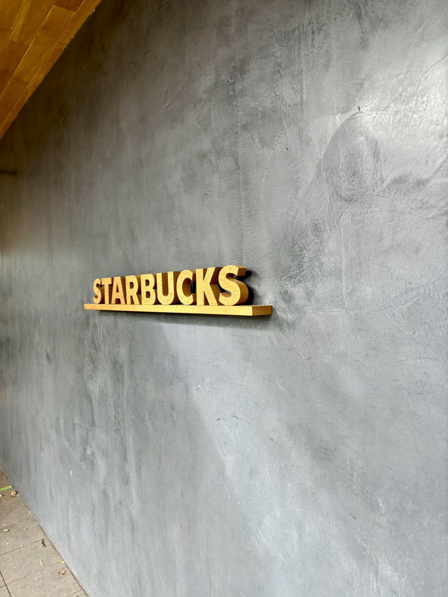 Starbucks in the Garden 🌿☕