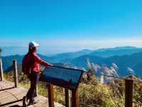 薄霧中的藍寶石——翠峰湖與望洋山漫步記