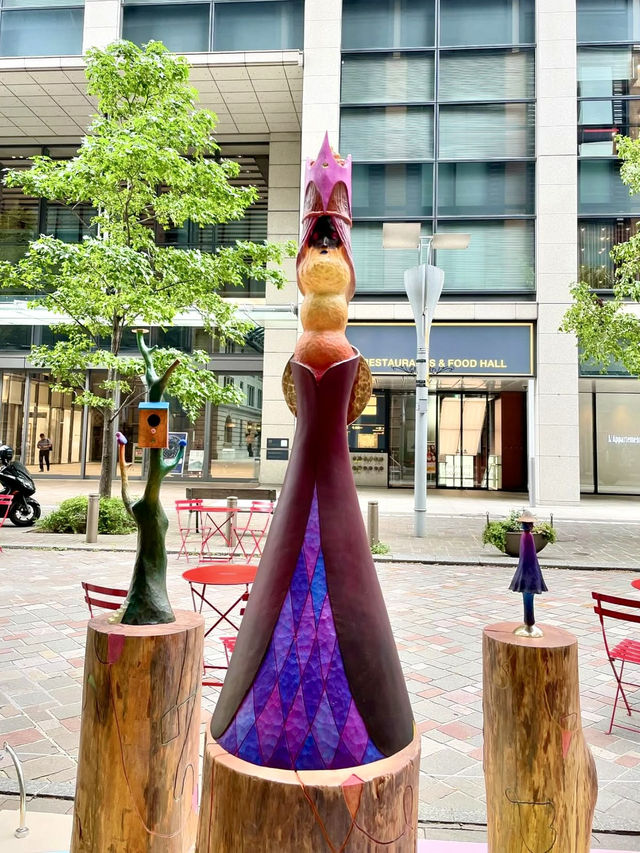 🎨 Art in the Heart of the City — Marunouchi Street Gallery