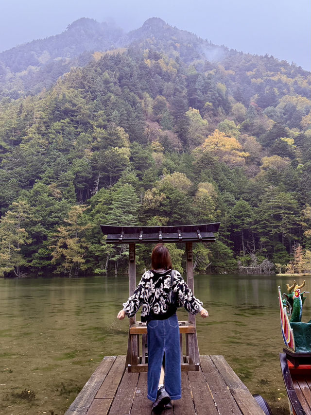 Kamikochi’s Mystical Charm: Autumn Hike to Myojin Pond