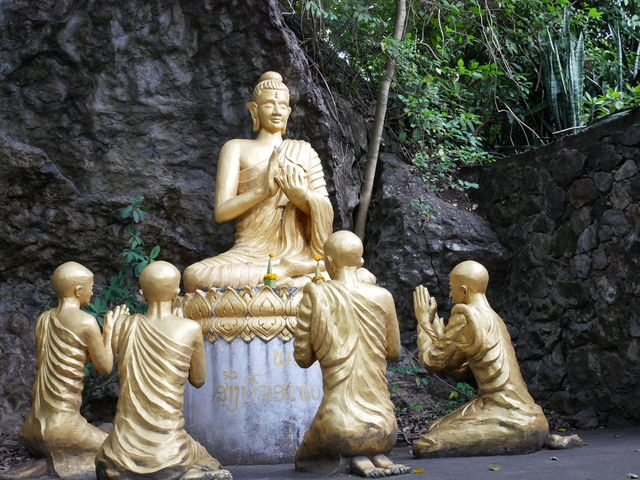 【ラオス🇱🇦】ルアン・パバーン プーシーの丘 【ラオス🇱🇦】ルアン・パバーン プーシーの丘
