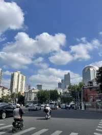 夜晚建築燈海下的人文風景🌃