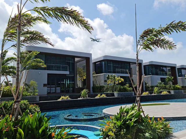 🏨🌿 Luxury & Leisure at Dusit Thani Laguna Singapore 🏌️‍♂️✨