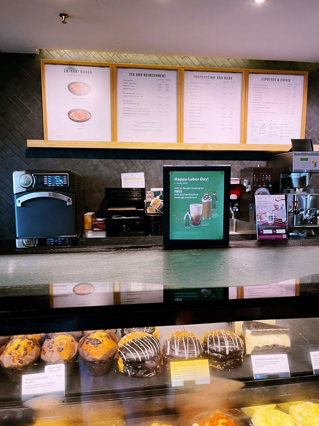  “Starbucks: Your Perfect Pre-Flight Coffee Stop”