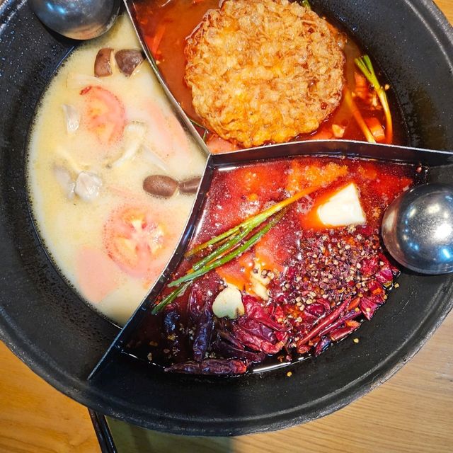 Shanghai Weekend Vibes: Neon Nights, Dreamy Eats & Disney Magic ⭐️🏮 Shanghai Weekend Vibes: Neon Nights, Dreamy Eats & Disney Magic ⭐️🏮