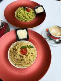 Lakeside Dining🍽️  