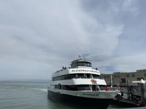 🇺🇸 舊金山惡魔島｜別只看監獄！這份「地獄級」登島全攻略請收好 ⛓️🚢