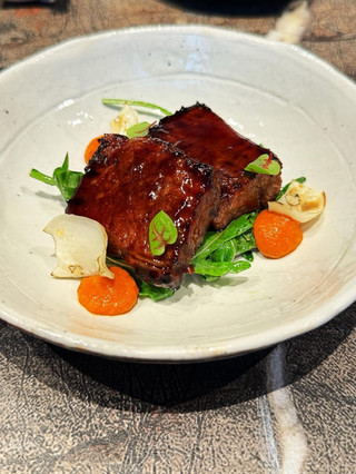 日法混血Bistro「GYU+bar by miyoshi」登陸利園一期！主打木炭柴火燒烤極上和牛 🥩🍷