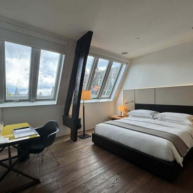 現代建築のスタイルを融合させたConservatorium Hotel