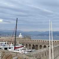 파란의자가 명물이라는 니스해변, 그리고 앙티브 🌊