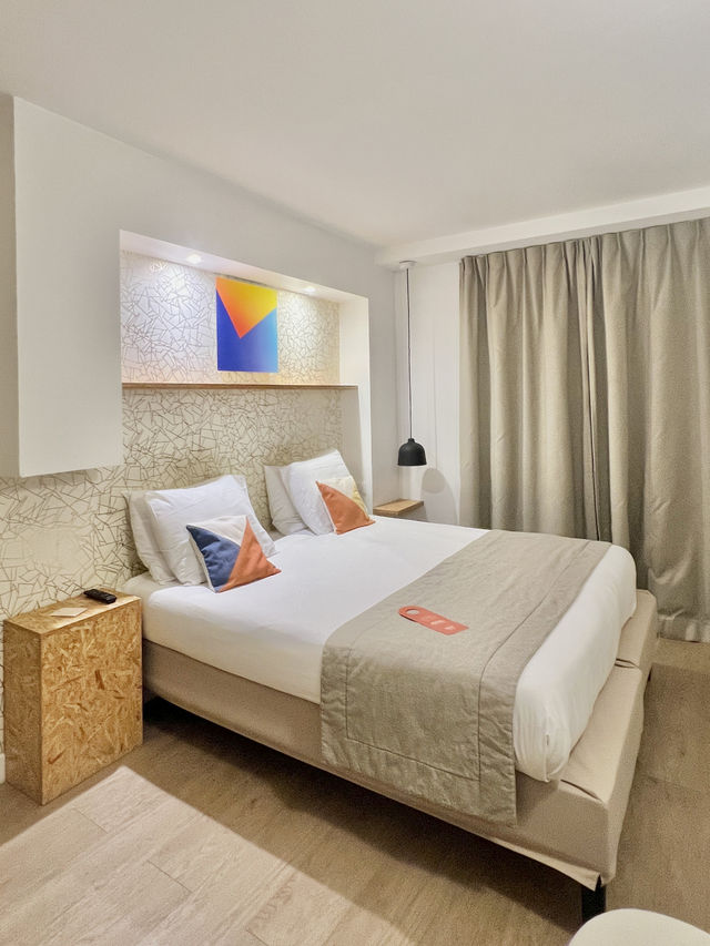파리 2구역 가성비 호텔 추천: Hotel Izzy