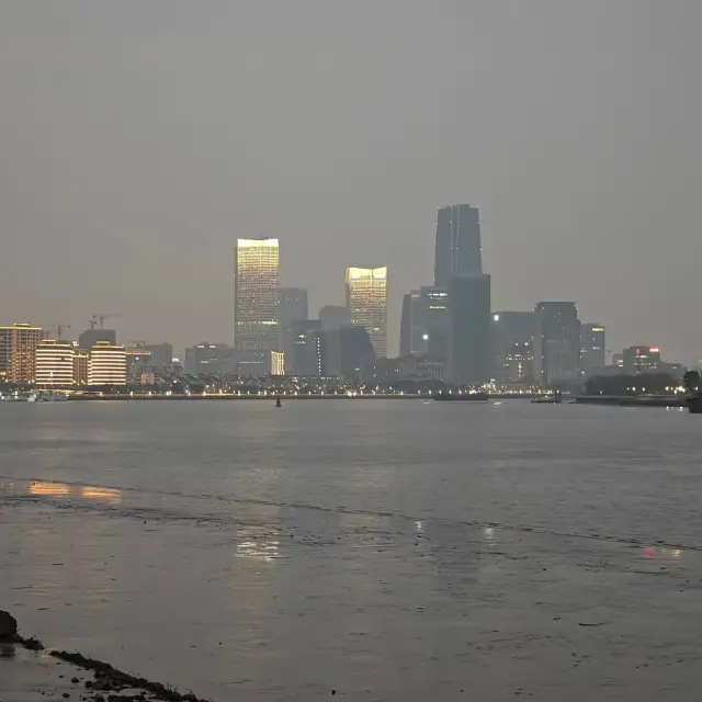 Evening view at Huangpu river 