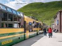 สถานีรถไฟในขุนเขาที่มีทิวทัศน์สวยงามสุดๆ