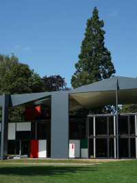 Zurich | Enjoy the museum vibe near Zurich lake