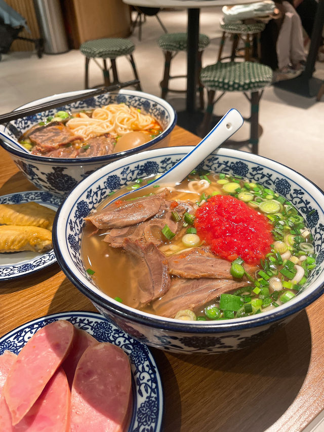 來港必試🍜正宗蘭州牛肉麵 免費續麵啊～