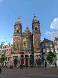 Classic Canal Views of Amsterdam