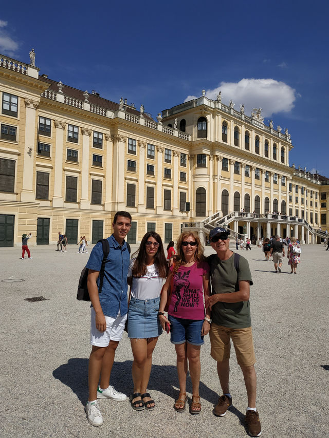 👑 Feel Like Royalty at Schönbrunn – The Perfect Morning in Vienna ✨🏰