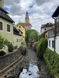 🏰 Český Krumlov: A Fairytale Town Tucked in Time 🇨🇿🌸