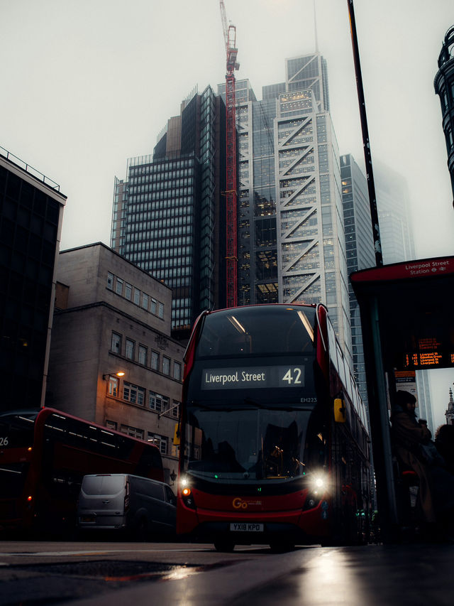 Route 38 – Victoria to Clapton Pond via Piccadilly Circus