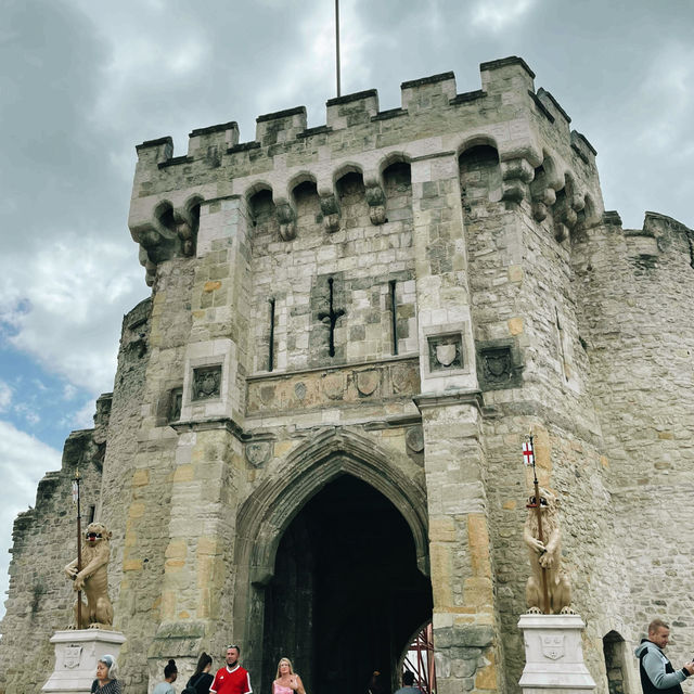 From City Streets to Sea Breezes: London to Southampton by Train