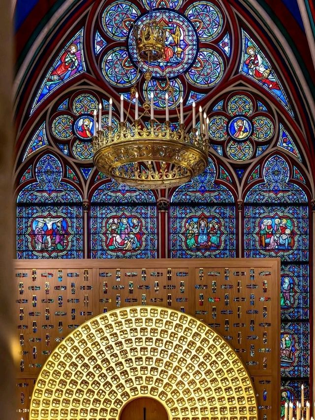 ⛪️ Notre-Dame de Paris: The Soul of Gothic Splendor on the Seine 🕯🇫🇷